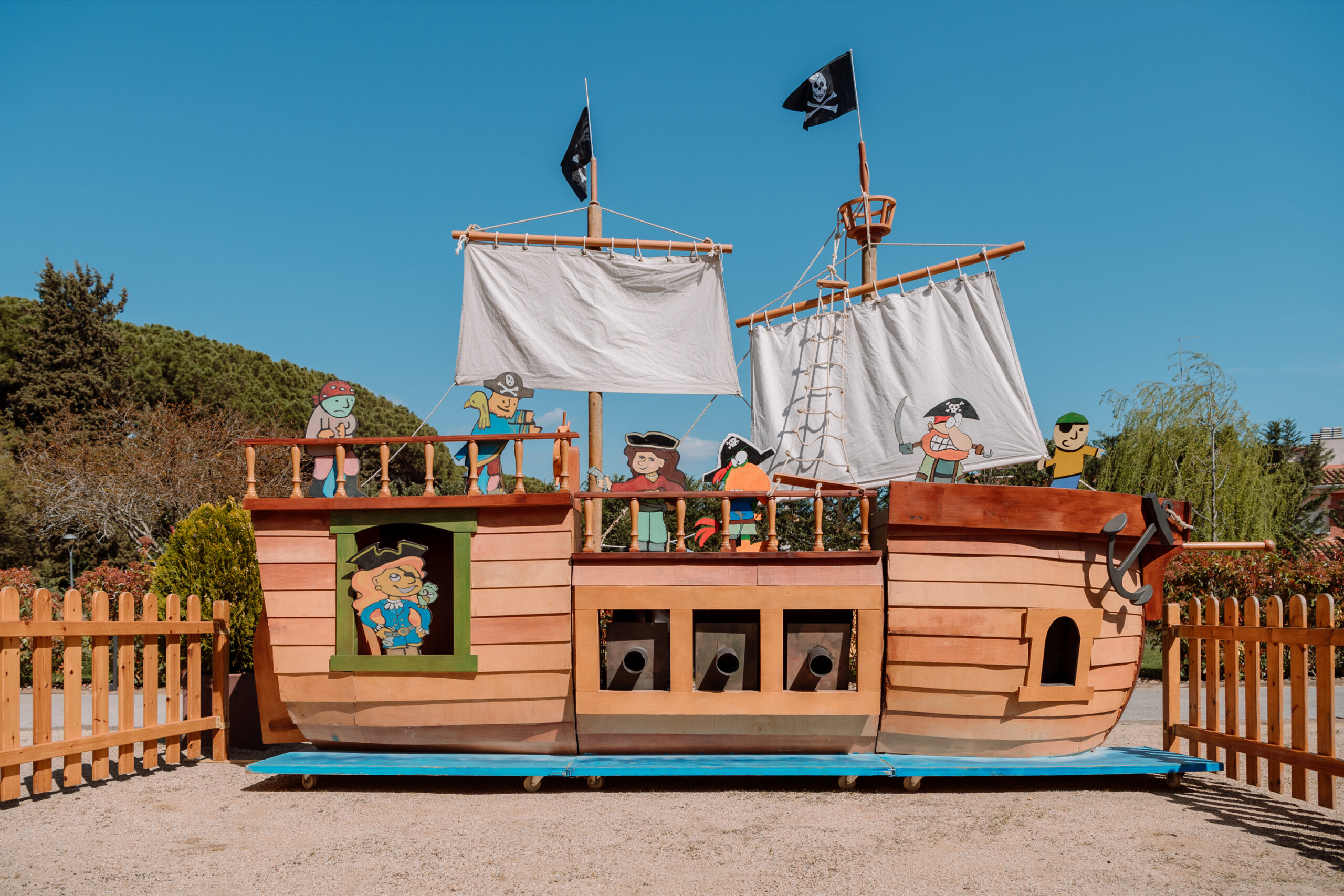 pirates-slide-1