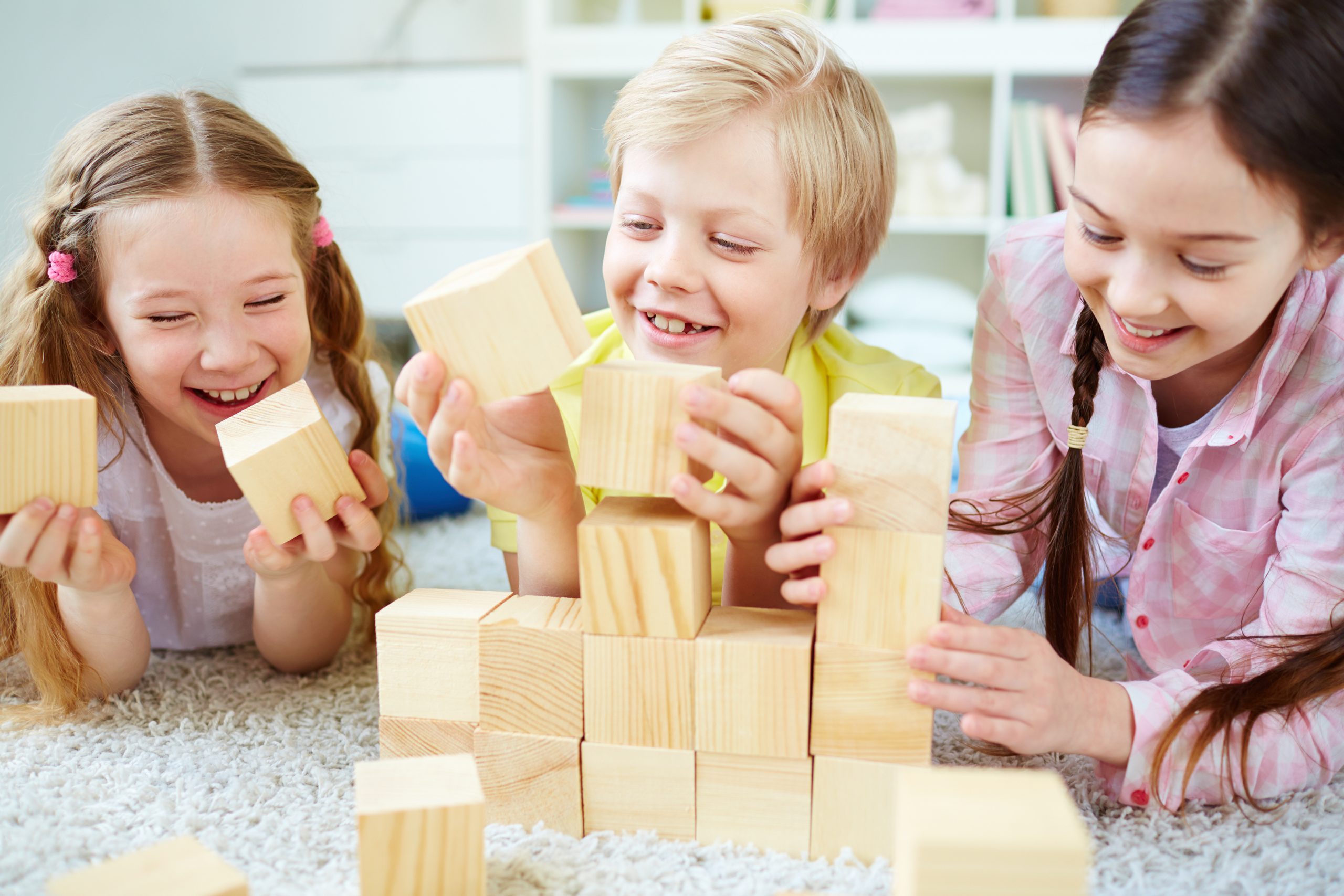 construcción infantil bloques gigantes